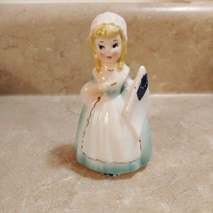 🟢Betsy Ross with American Flag Enesco Salt Shaker